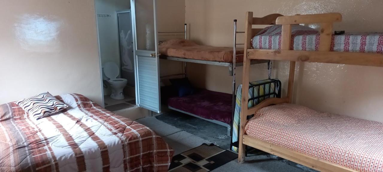 Montano Camping & Hostel Баньйос Екстер'єр фото